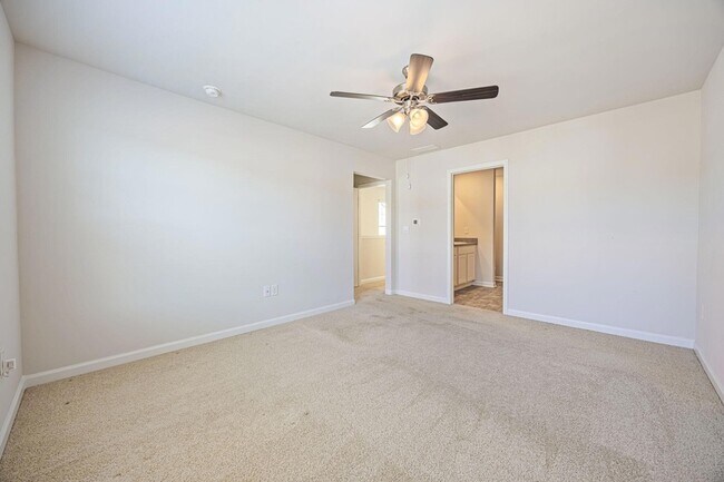 Building Photo - 5438 Thrasher Ln