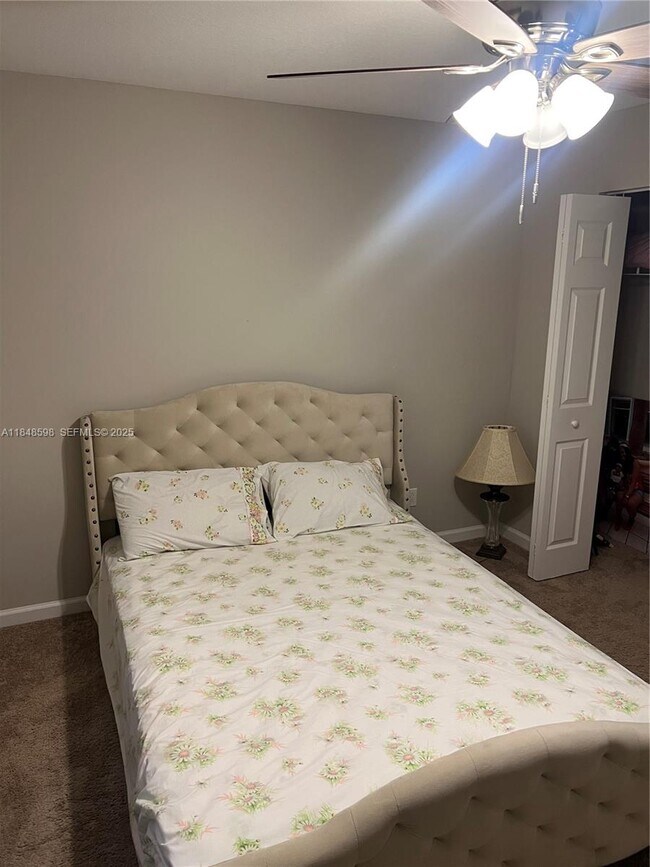 Building Photo - 172 SW Langfield Ave