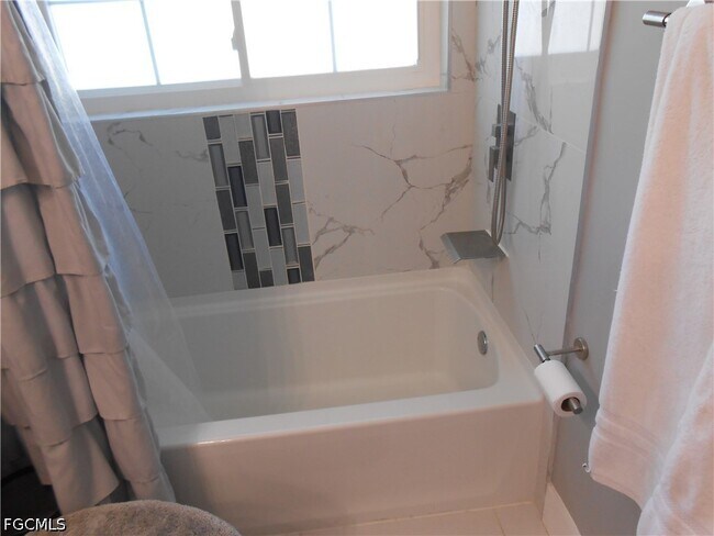 Building Photo - 222 Ground Dove Cir SE