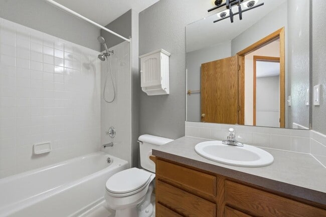Building Photo - 2456 Mary Beth Ct