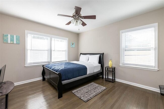 Building Photo - 2551 Headland Dr