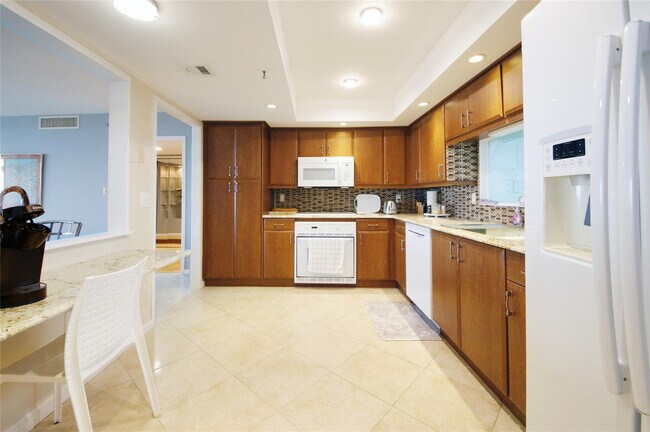 Building Photo - 2480 Presidential Way