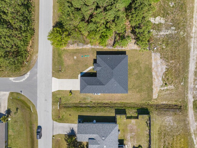 Building Photo - 2779 Quentin Ave SE
