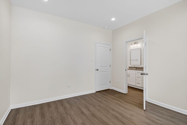 Building Photo - 3109 W 11th St