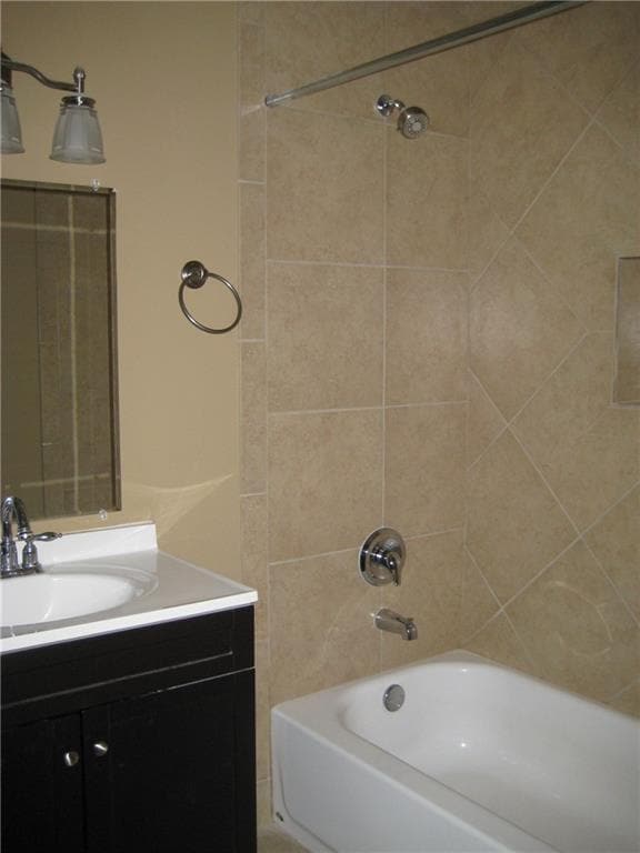 Building Photo - 700 E 45th St