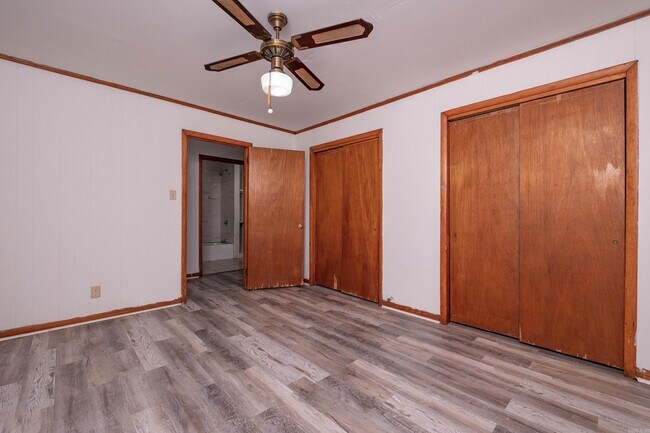 Building Photo - 917 N East St