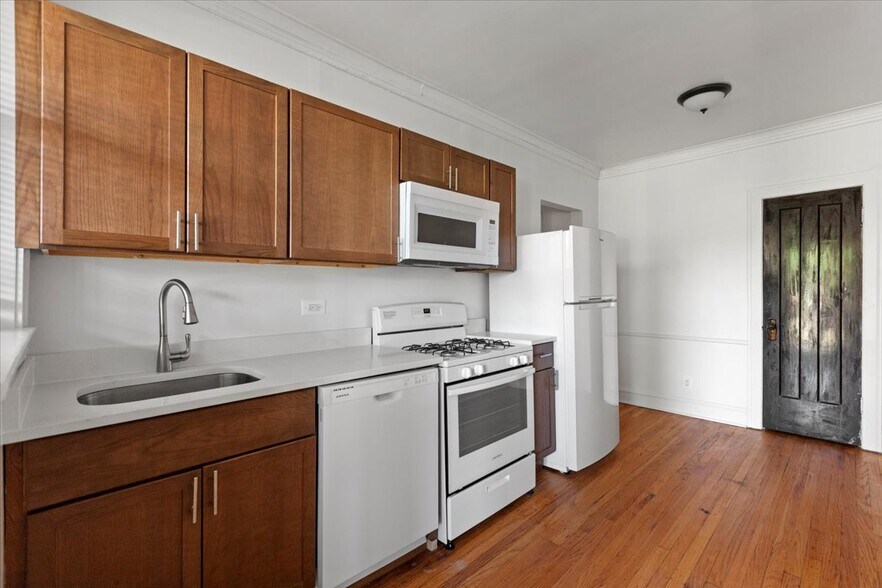 Building Photo - 4105 N Spaulding Ave