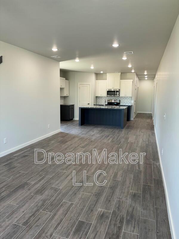 Building Photo - 1028 Varenna Ln