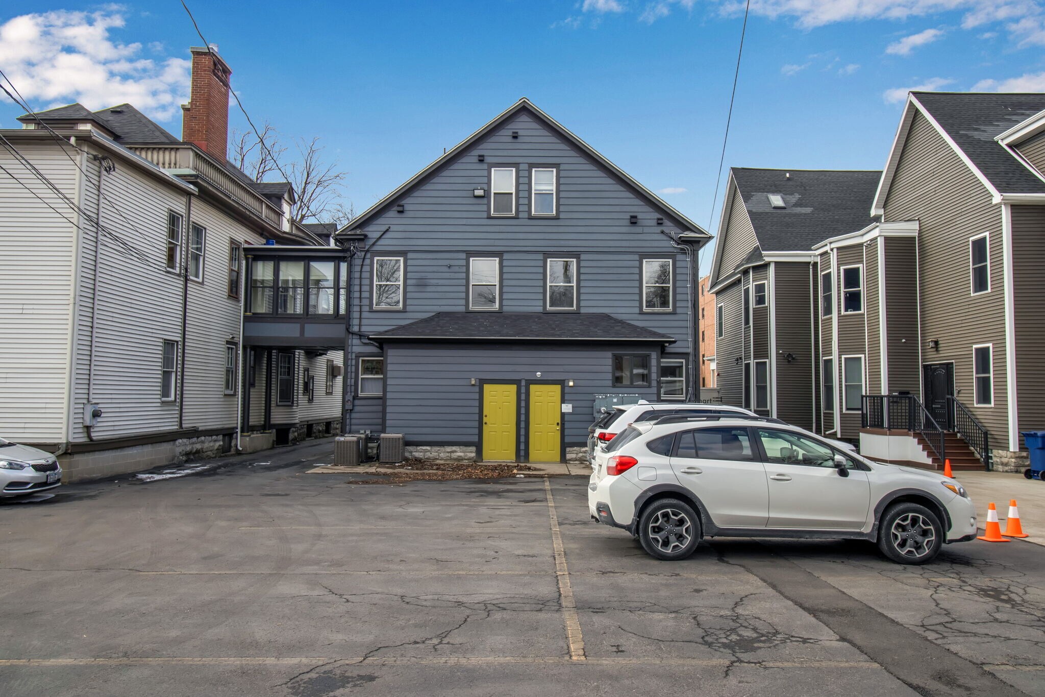 Building Photo - 349 Elmwood Ave