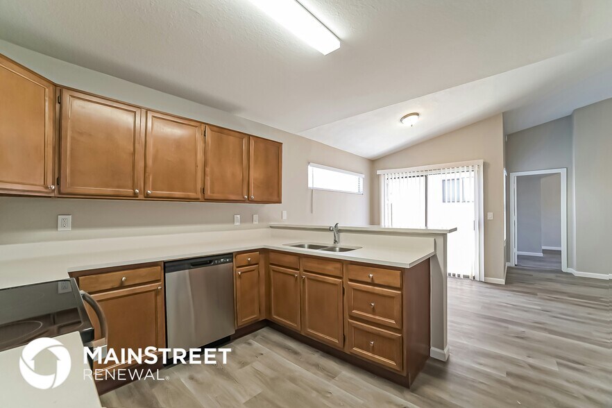 Building Photo - 4010 N 88th Ave