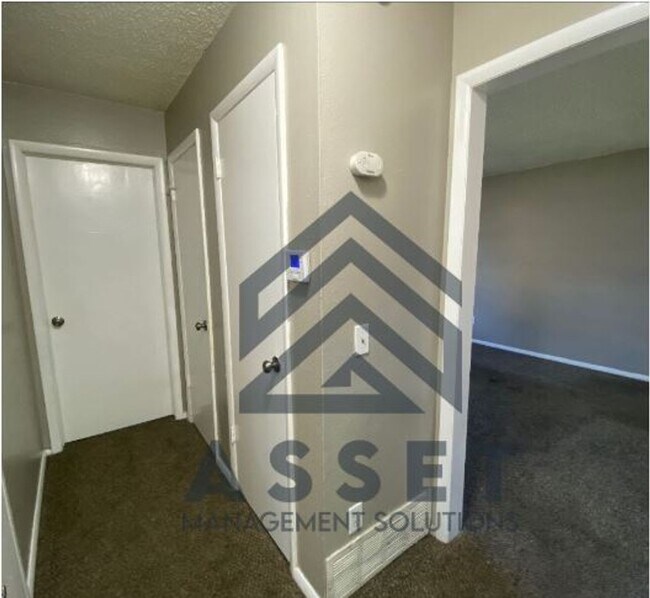 Building Photo - RENT TO OWN – Midwest City, OK