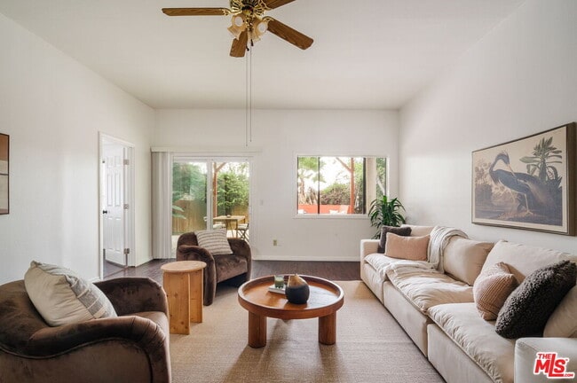 Building Photo - 728 Montecito Dr