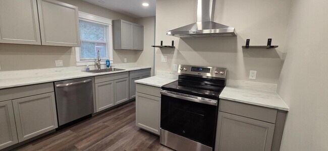 Building Photo - 403 Leola Dr