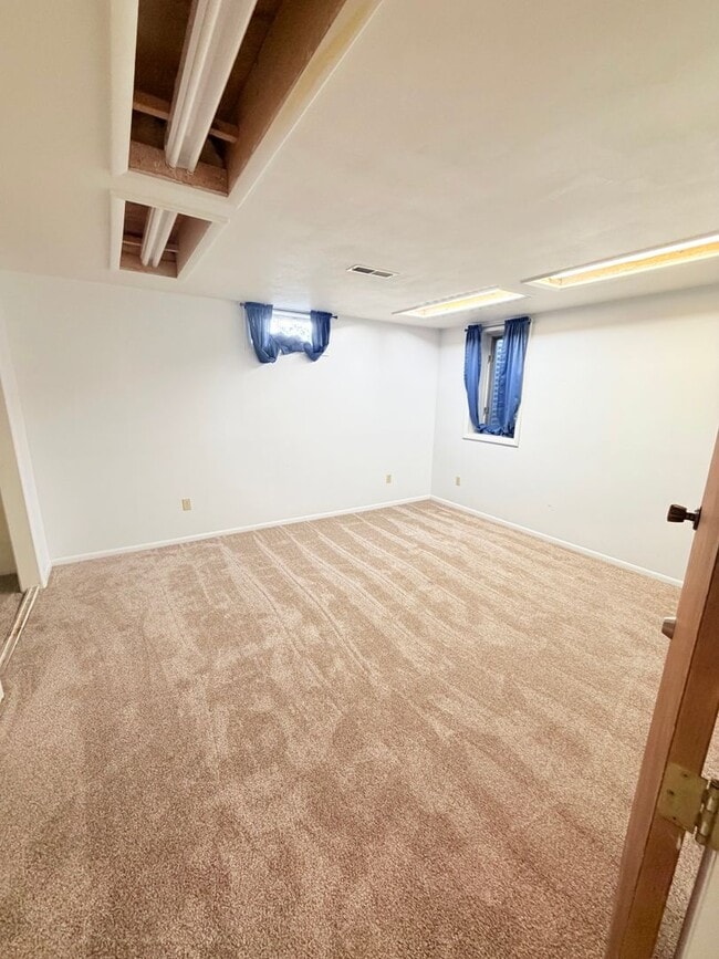 Building Photo - 433 Beaverhead Ct