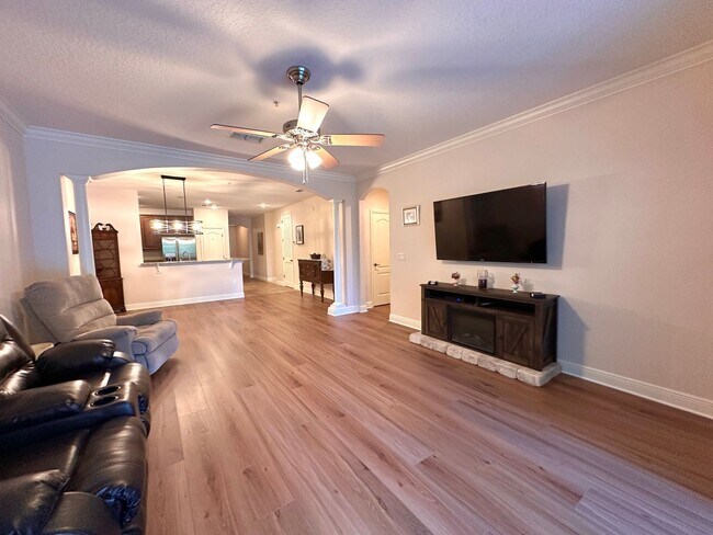 Building Photo - 45 Riverview Bend S