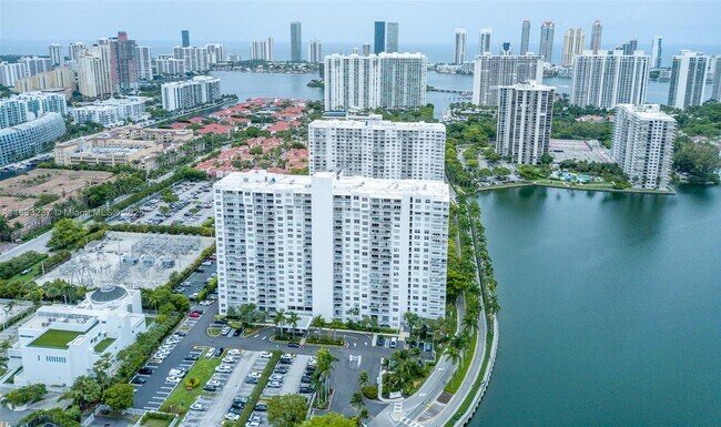 Building Photo - 18081 Biscayne Blvd
