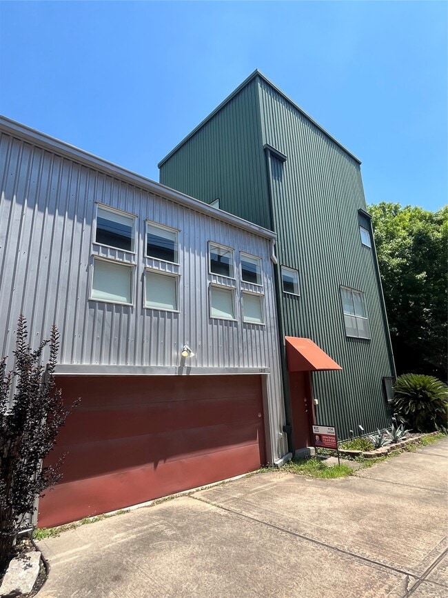 Building Photo - 1315 Buckner St