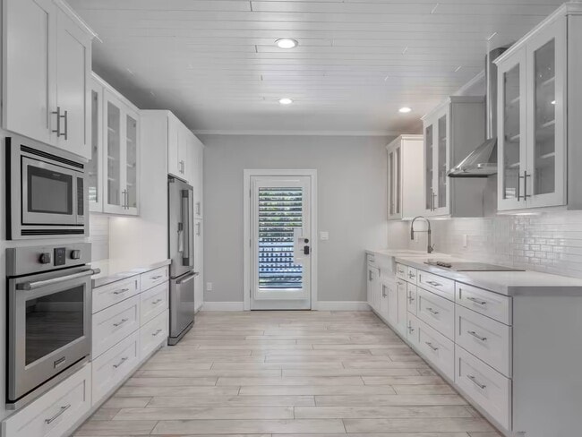 Building Photo - 5660 Deer Path Ln