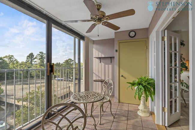 Building Photo - 1825 St Julian Pl