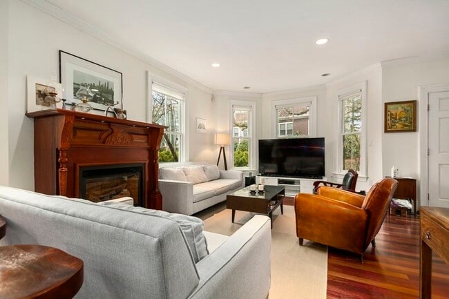 Building Photo - 53 Upland Rd