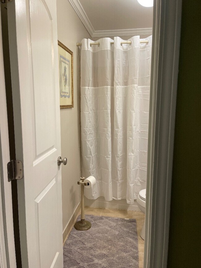 Building Photo - 1430 Juneau Way