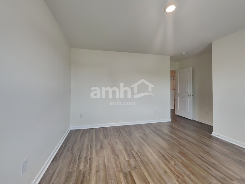 Building Photo - 6030 Mason Tucker Dr