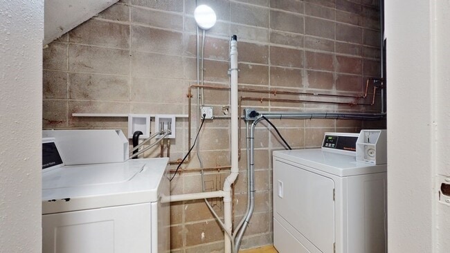 Building Photo - 89 Woodrow Ave