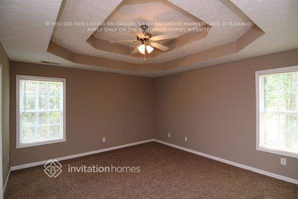 Building Photo - 125 Greatwood Dr