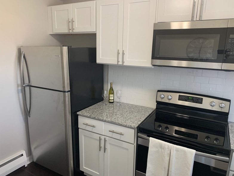Kitchen - Grandview Apartments