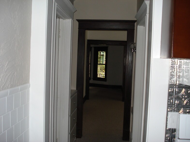 Building Photo - 118 Russell St