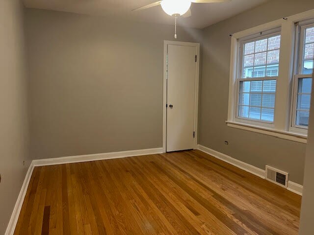 Bedroom - 4053 N Plainfield Ave
