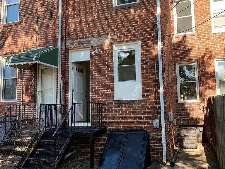 Building Photo - 2809 Mayfield Ave