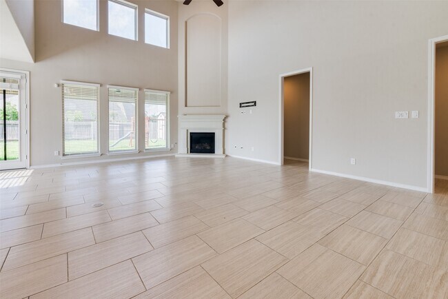 Building Photo - 1330 Watercrest Park Ln