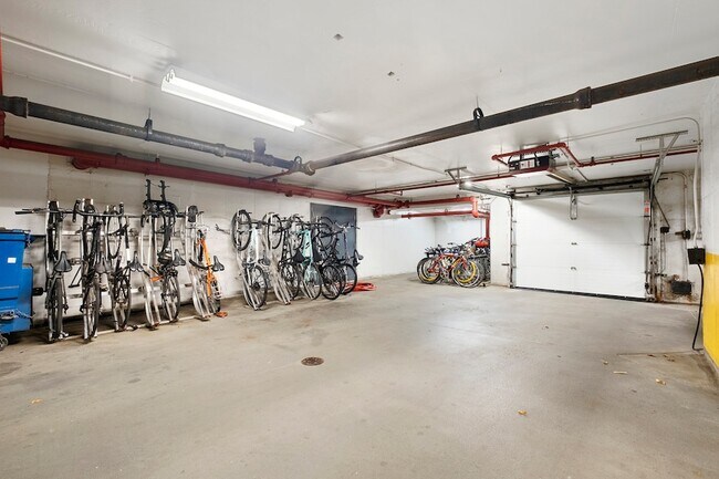 Building Photo - 1340 N Dearborn Pkwy