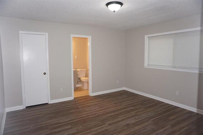 Building Photo - 5353 Scrivener Dr