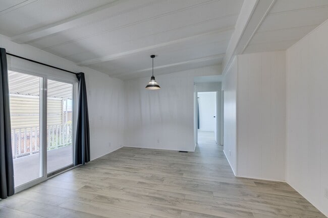 Building Photo - Beautifully Remodeled Boulder City Home with Spacious Backyard Retreat