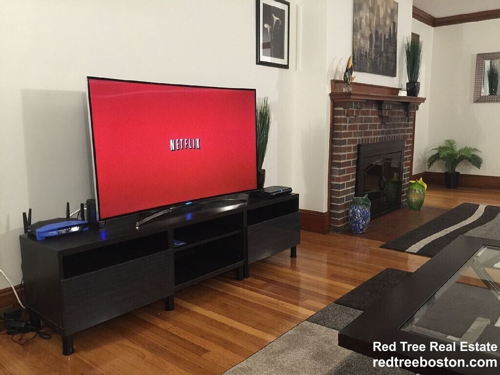 Building Photo - 33 Pershing Rd