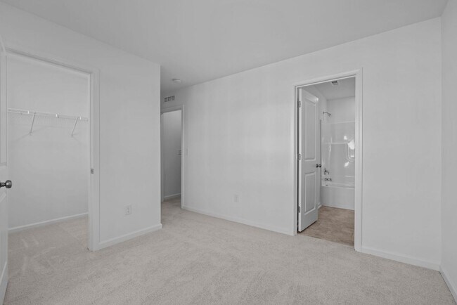Building Photo - Gorgeous New Construction!  Updated Kitche...