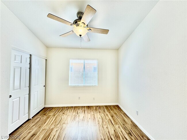 Building Photo - 1437 Waterton Dr