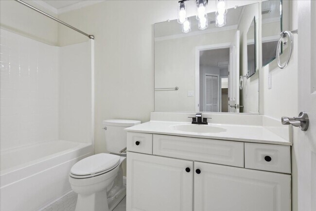Building Photo - York County Townhouse | 3BR | 2.5BA | The Gables