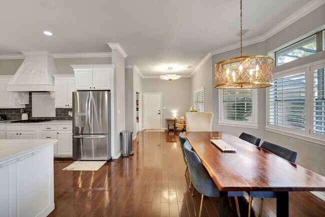 Building Photo - 5 Muirfield Dr