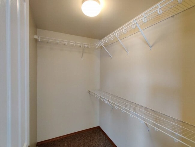 Building Photo - Tumwater Hill Town Home
