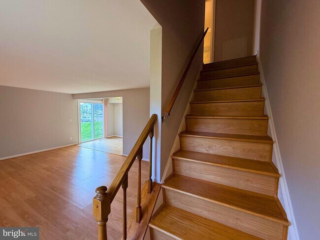 Building Photo - 5 Coliston Rd