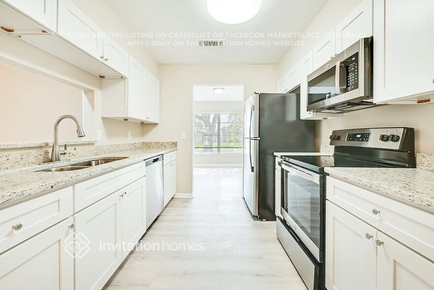 Building Photo - 5403 Myrica Rd