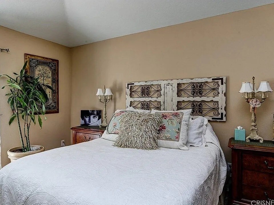 Building Photo - 24105 Del Monte Dr