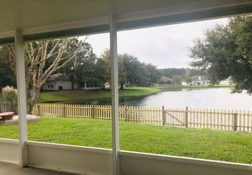 Building Photo - Beautiful 3BR/2BA Waterfront Home
