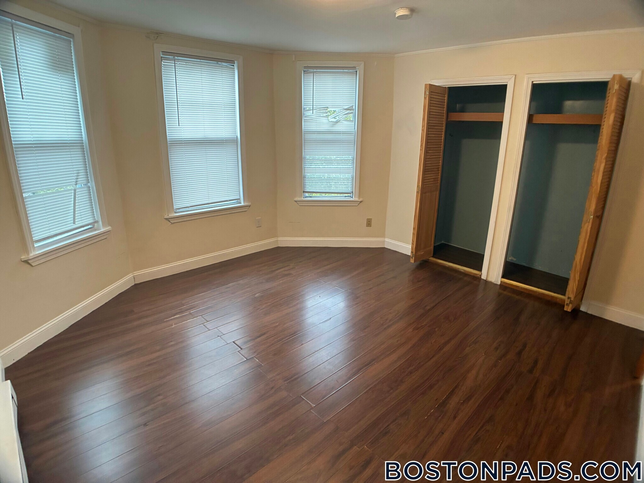 Building Photo - 739 Parker St