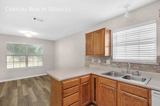 Building Photo - 924 Emily Cir