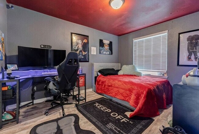 Building Photo - 22127 Roxanne Field Ln