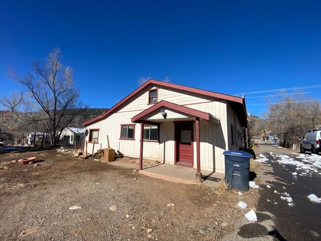 Building Photo - 515 E 32nd St